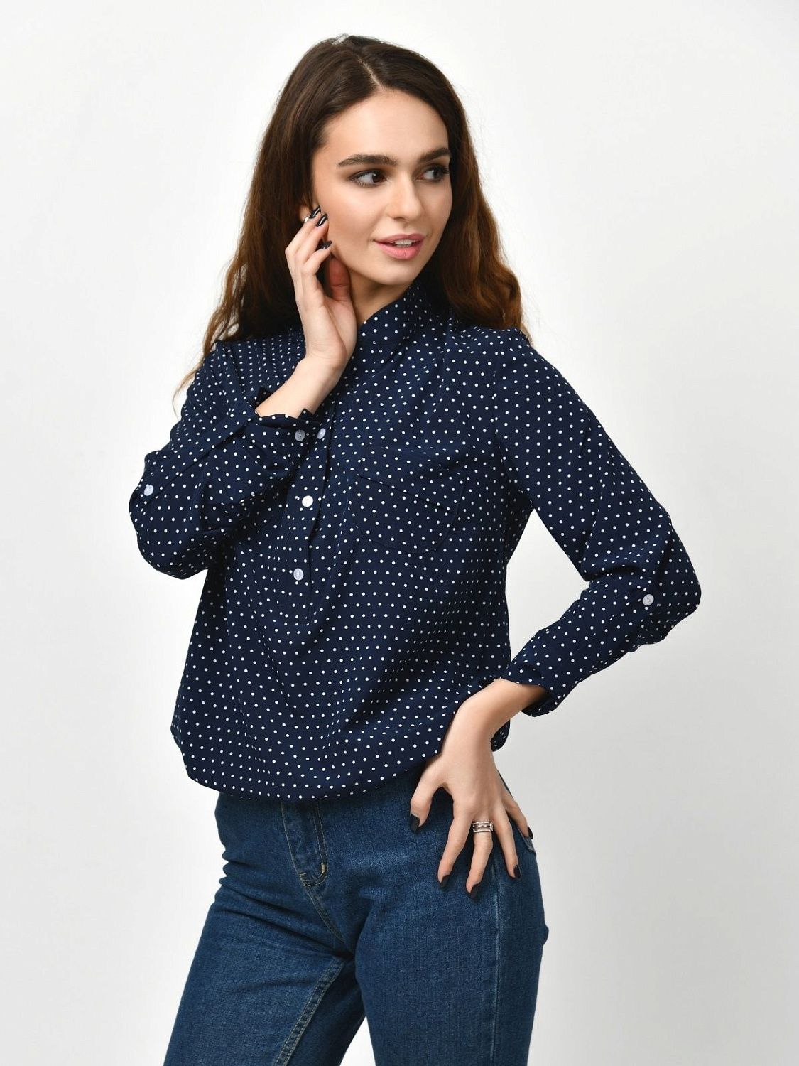 Блузки темных оттенков