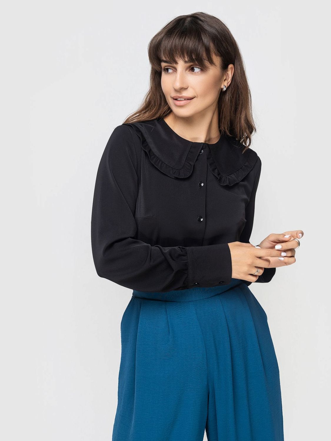 Блузки темных оттенков